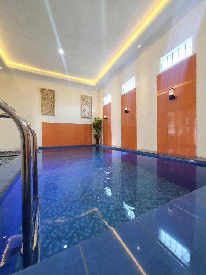Kayz Villa Batu Dengan Kolam Renang Pribadi Exterior photo