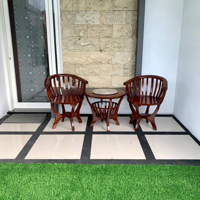 Kayz Villa Batu Dengan Kolam Renang Pribadi Exterior photo