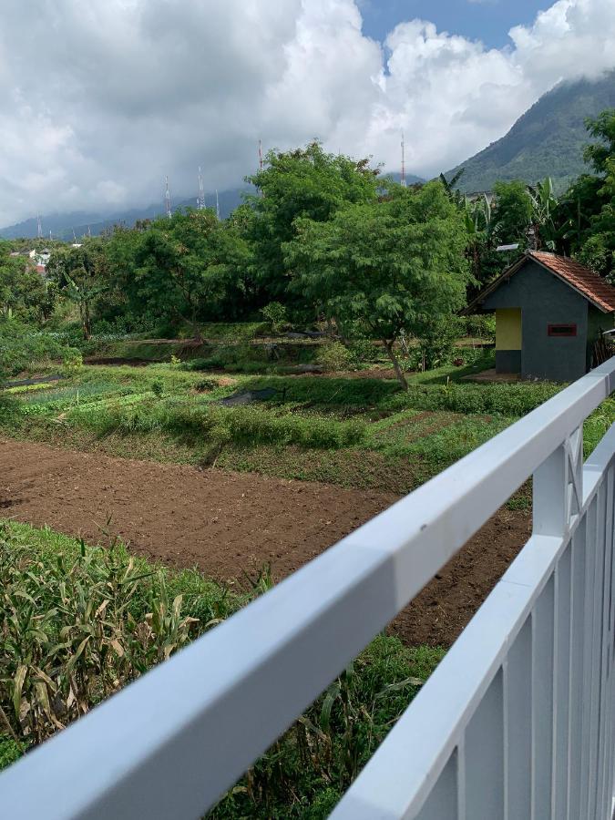 Kayz Villa Batu Dengan Kolam Renang Pribadi Exterior photo