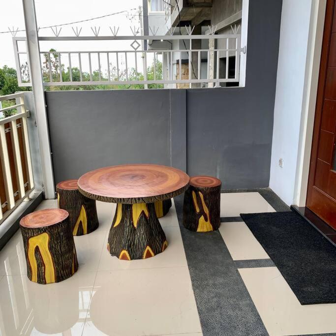 Kayz Villa Batu Dengan Kolam Renang Pribadi Exterior photo