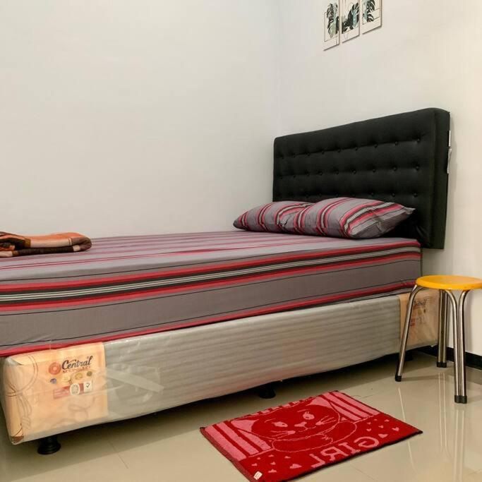 Kayz Villa Batu Dengan Kolam Renang Pribadi Exterior photo