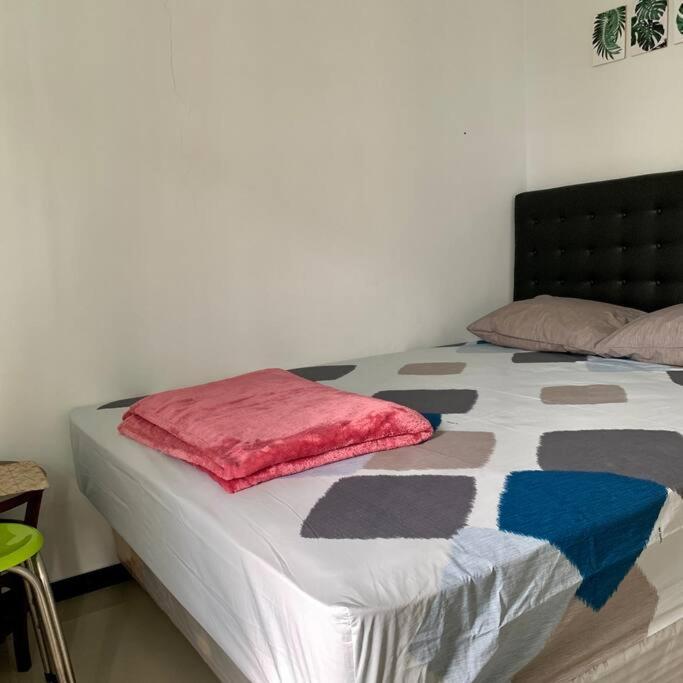 Kayz Villa Batu Dengan Kolam Renang Pribadi Exterior photo